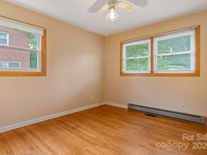 1405 8th Avenue, Conover, NC 28613.  MLS# CAR4259100, YatesRealty ID 17729. 