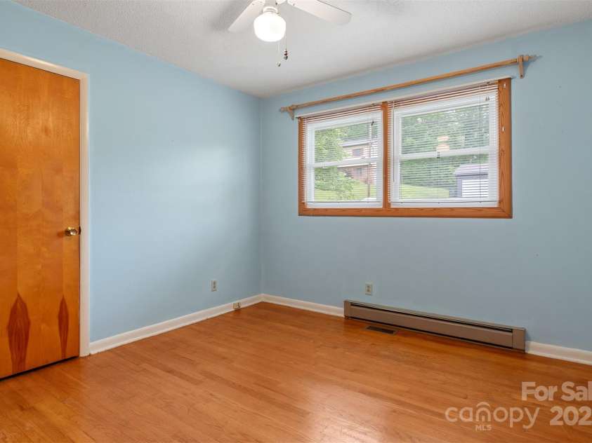1405 8th Avenue, Conover, NC 28613.  MLS# CAR4259100, YatesRealty ID 17729. 