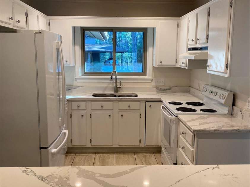 11 Cedarbrook Drive, Laurel Park, NC 28739.  MLS# CAR4211239, YatesRealty ID 1773. Kitchen2