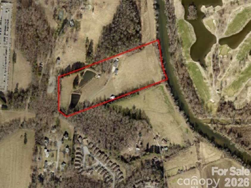 598 Miles View Road, Mills River, NC 28759.  MLS# CAR4346255, YatesRealty ID 1773. 