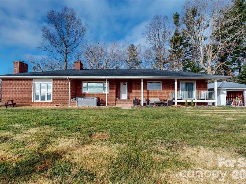 598 Miles View Road, Mills River, NC 28759.  MLS# CAR4346255, YatesRealty ID 1773. 