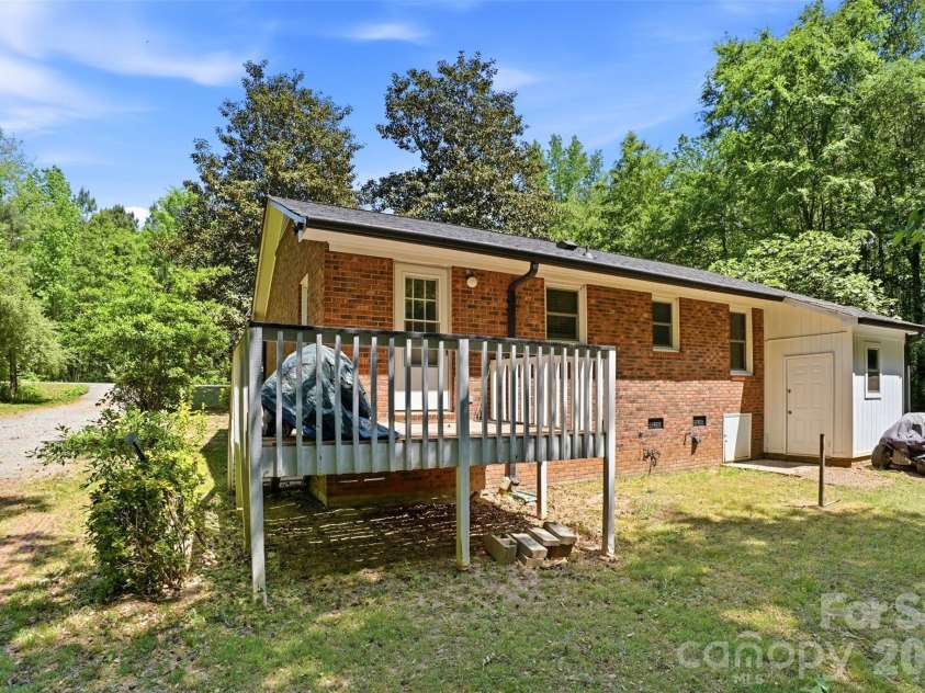 1525 Reservation Road, Rock Hill, SC 29730.  MLS# CAR4373949, YatesRealty ID 17730. Brick home
