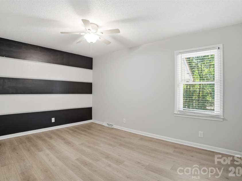 1525 Reservation Road, Rock Hill, SC 29730.  MLS# CAR4373949, YatesRealty ID 17730. Large secondary