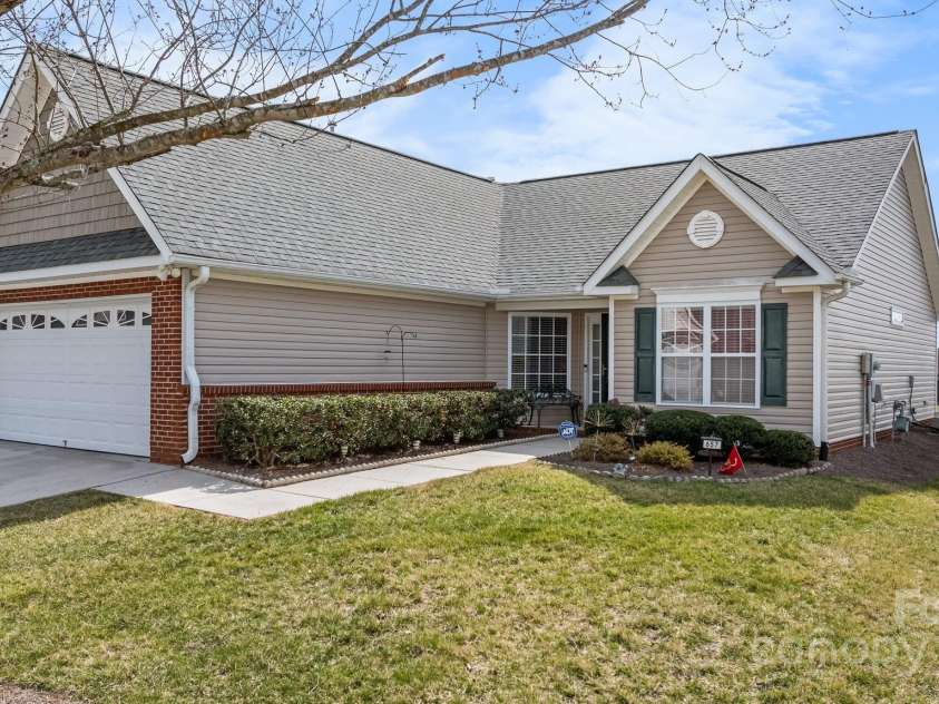 657 Ansley Way, High Point, NC 27265.  MLS# CAR4230549, YatesRealty ID 17730. 