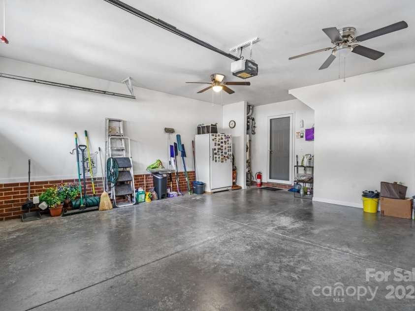 657 Ansley Way, High Point, NC 27265.  MLS# CAR4230549, YatesRealty ID 17730. 