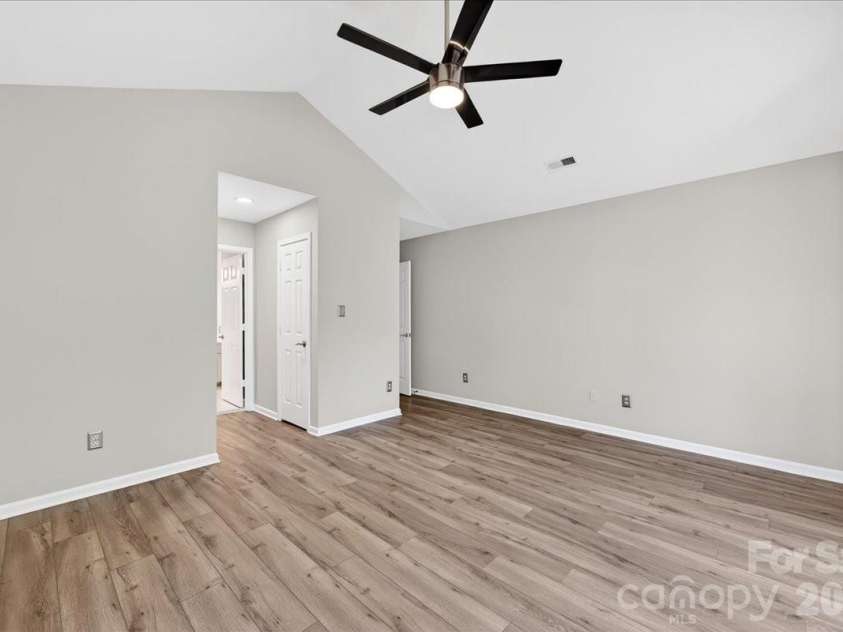 2843 Redfield Drive, Charlotte, NC 28270.  MLS# CAR4374830, YatesRealty ID 17731. 