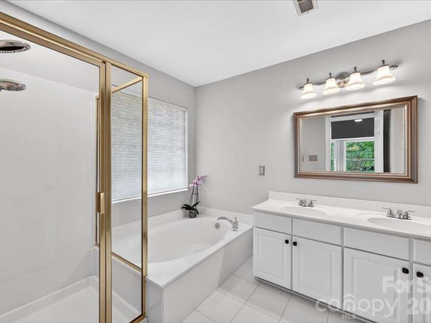 2843 Redfield Drive, Charlotte, NC 28270.  MLS# CAR4374830, YatesRealty ID 17731. 