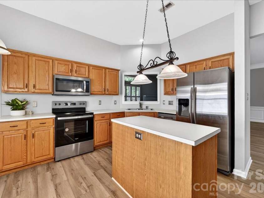 2843 Redfield Drive, Charlotte, NC 28270.  MLS# CAR4374830, YatesRealty ID 17731. 