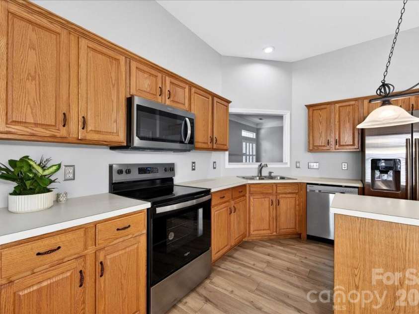 2843 Redfield Drive, Charlotte, NC 28270.  MLS# CAR4374830, YatesRealty ID 17731. 