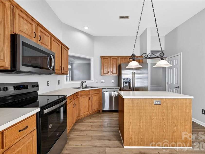 2843 Redfield Drive, Charlotte, NC 28270.  MLS# CAR4374830, YatesRealty ID 17731. 