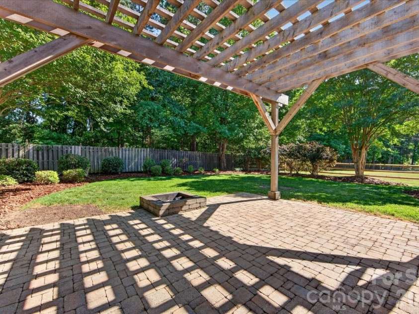 2843 Redfield Drive, Charlotte, NC 28270.  MLS# CAR4374830, YatesRealty ID 17731. 