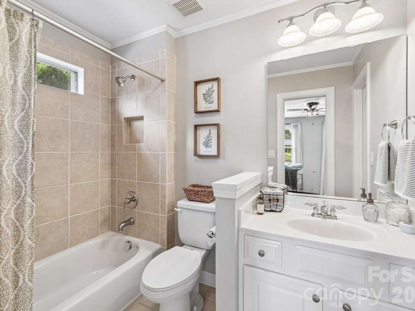 29023 Villa View Court, Fort Mill, SC 29707.  MLS# CAR4372357, YatesRealty ID 17732. Full bath 