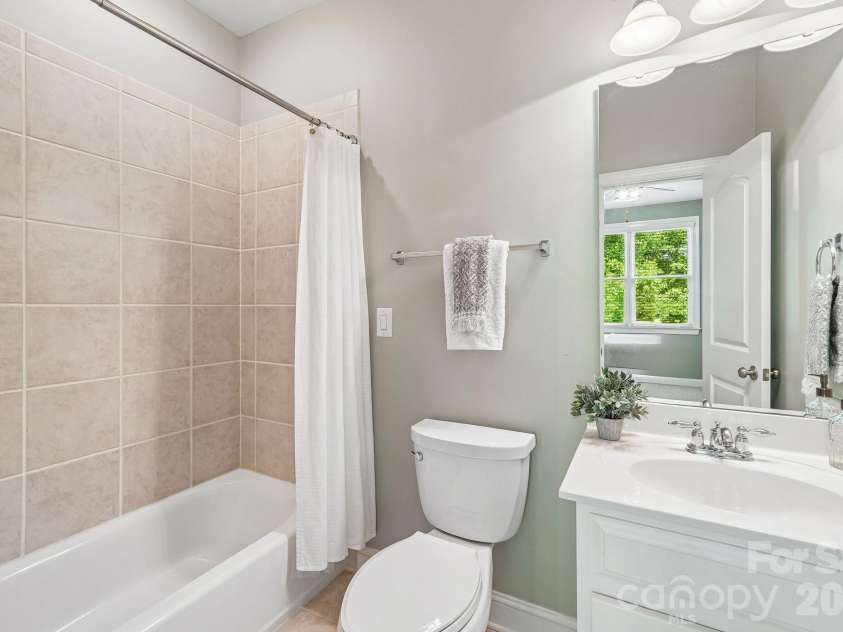 29023 Villa View Court, Fort Mill, SC 29707.  MLS# CAR4372357, YatesRealty ID 17732. Full bath on first floor