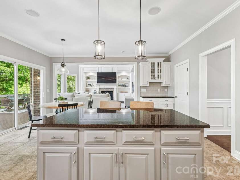 29023 Villa View Court, Fort Mill, SC 29707.  MLS# CAR4372357, YatesRealty ID 17732. Open to greatroom