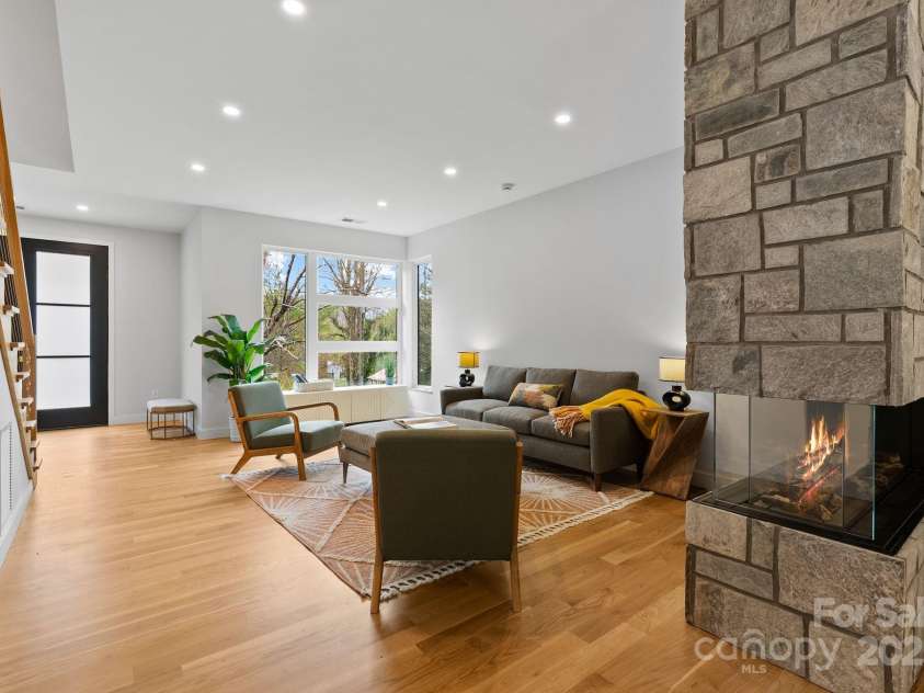 520 Tenth Street, Black Mountain, NC 28711.  MLS# CAR4247176, YatesRealty ID 17733. Gorgeous Custom Corner Window