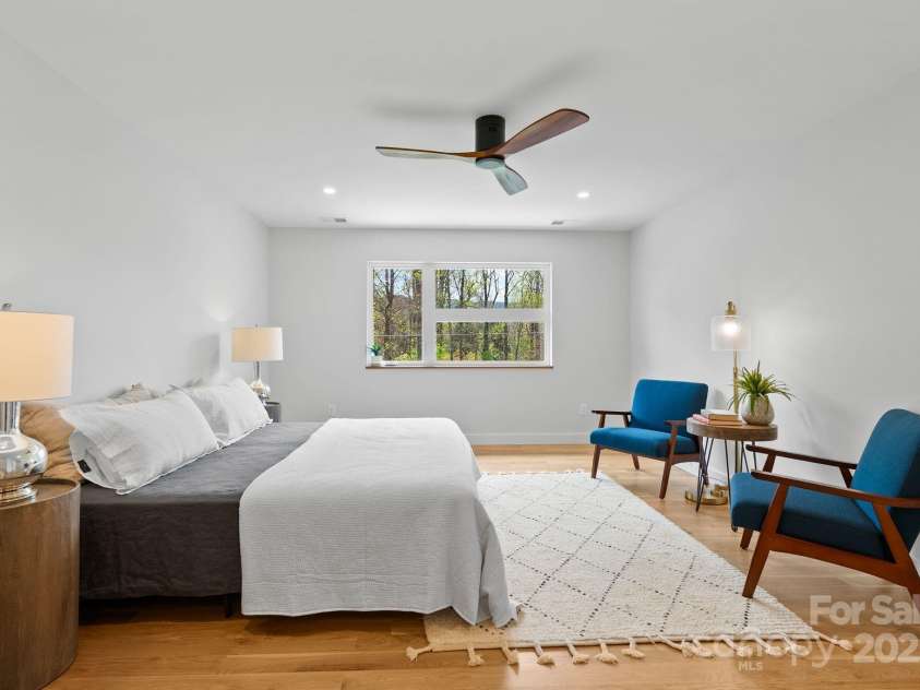 520 Tenth Street, Black Mountain, NC 28711.  MLS# CAR4247176, YatesRealty ID 17733. Wooded Views * High Ceilings