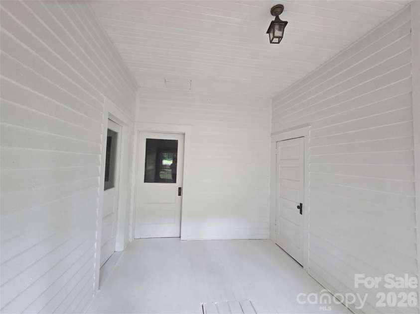 804 Emmanuel Church Road, Conover, NC 28613.  MLS# CAR4376376, YatesRealty ID 17733. BACK ENTRY LAUNDRY/MUD ROOM