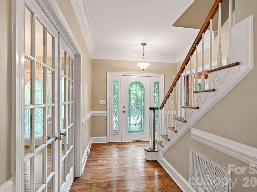 2512 Monteiane Drive, Charlotte, NC 28270.  MLS# CAR4374822, YatesRealty ID 17734. 