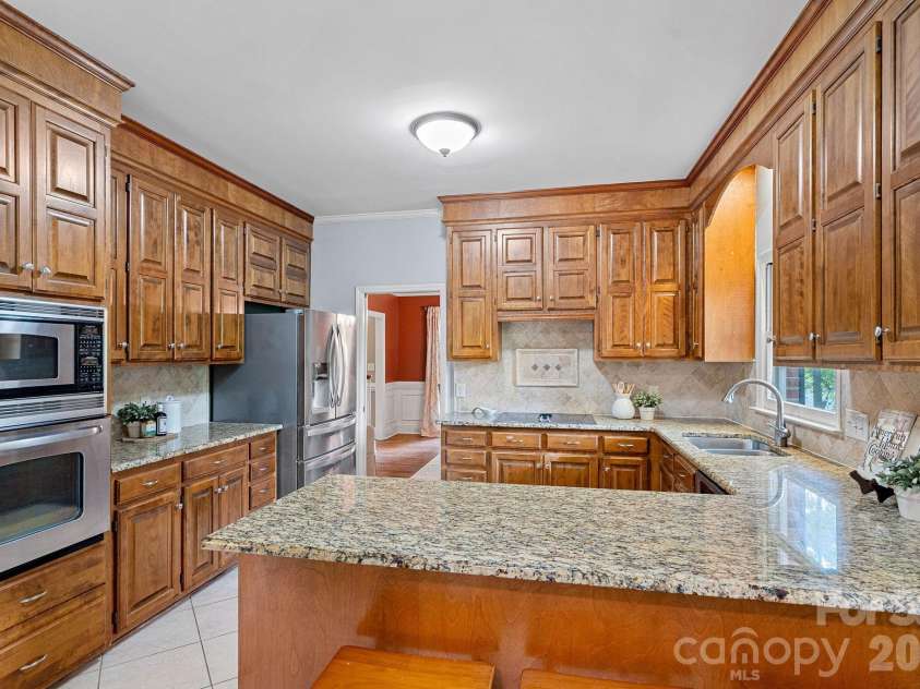 2512 Monteiane Drive, Charlotte, NC 28270.  MLS# CAR4374822, YatesRealty ID 17734. 