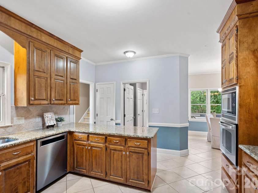 2512 Monteiane Drive, Charlotte, NC 28270.  MLS# CAR4374822, YatesRealty ID 17734. 