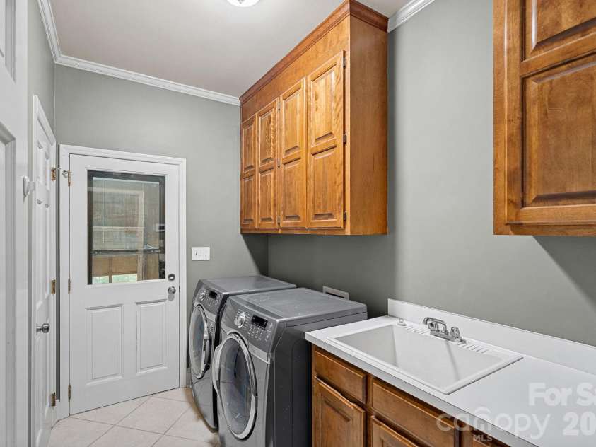 2512 Monteiane Drive, Charlotte, NC 28270.  MLS# CAR4374822, YatesRealty ID 17734. 