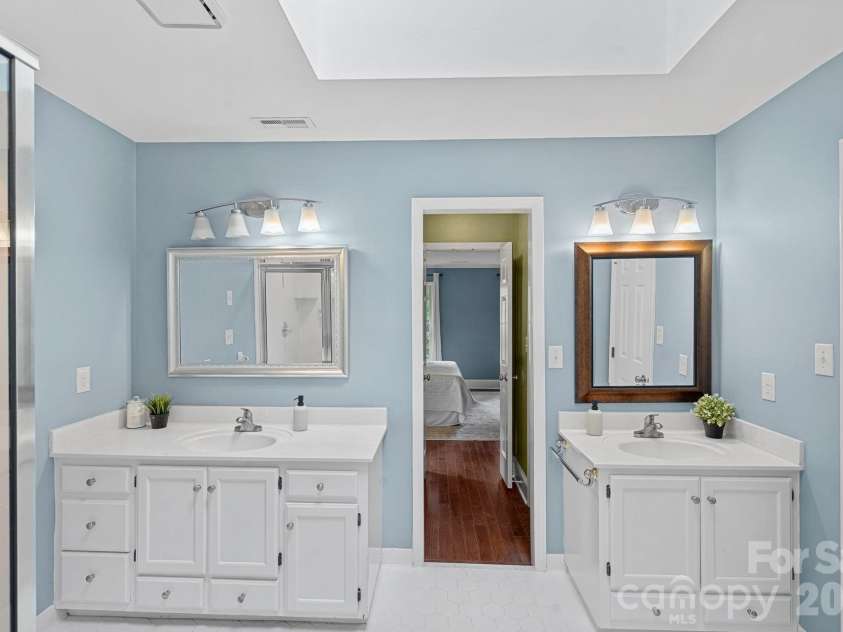 2512 Monteiane Drive, Charlotte, NC 28270.  MLS# CAR4374822, YatesRealty ID 17734. 