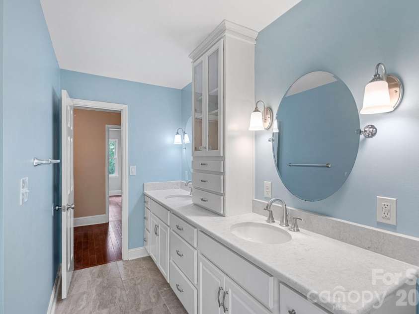 2512 Monteiane Drive, Charlotte, NC 28270.  MLS# CAR4374822, YatesRealty ID 17734. 