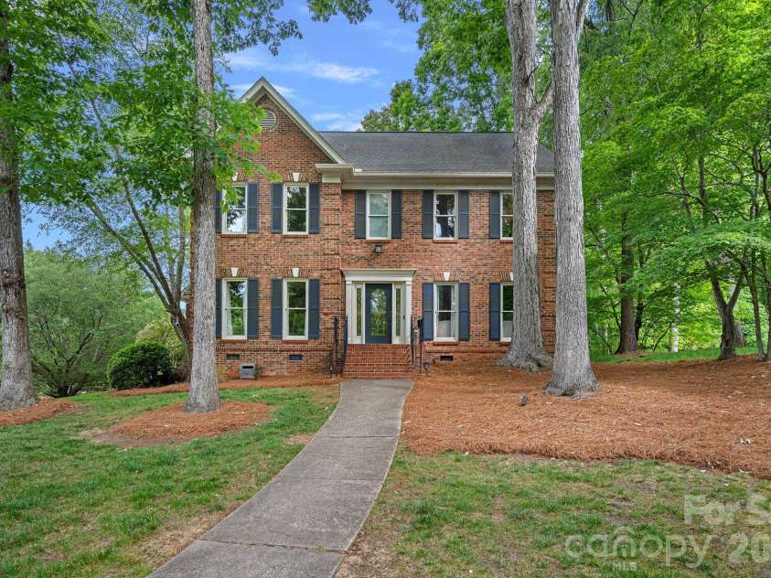 2512 Monteiane Drive, Charlotte, NC 28270.  MLS# CAR4374822, YatesRealty ID 17734. 