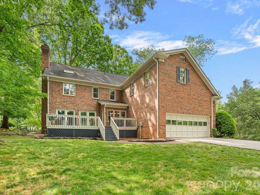 2512 Monteiane Drive, Charlotte, NC 28270.  MLS# CAR4374822, YatesRealty ID 17734. 