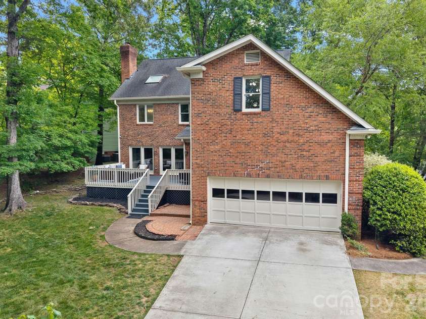 2512 Monteiane Drive, Charlotte, NC 28270.  MLS# CAR4374822, YatesRealty ID 17734. 