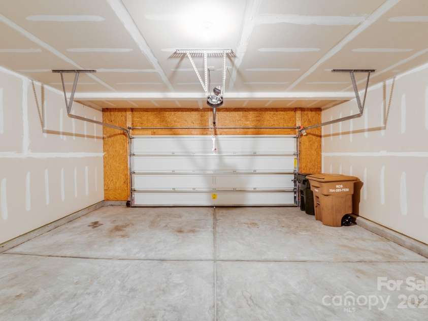 2679 Southern Trace Drive, Waxhaw, NC 28173.  MLS# CAR4227509, YatesRealty ID 17734. 