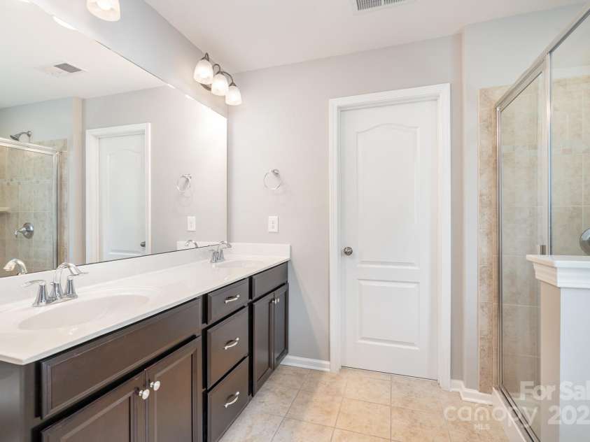 2679 Southern Trace Drive, Waxhaw, NC 28173.  MLS# CAR4227509, YatesRealty ID 17734. 