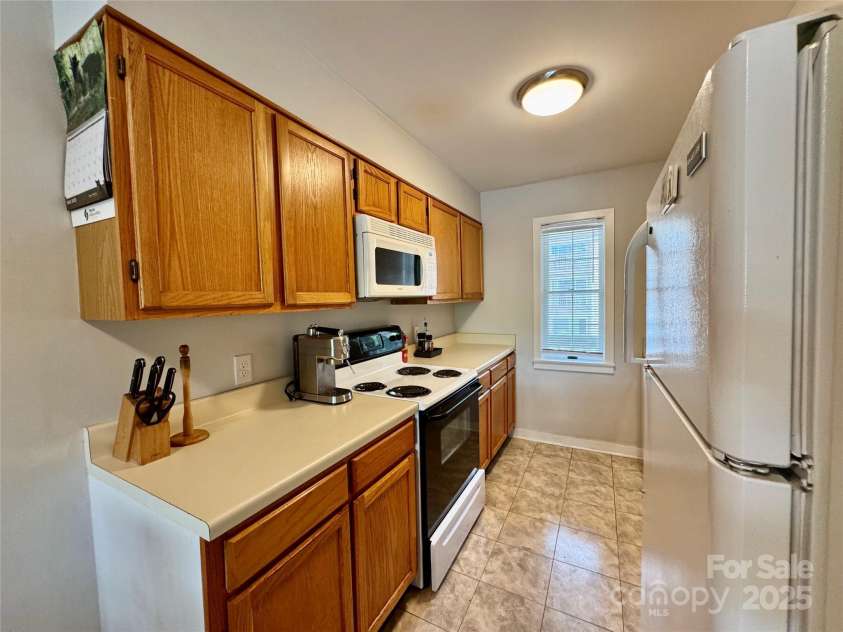 116 Grand Boulevard, Boone, NC 28607.  MLS# CAR4266797, YatesRealty ID 17735. Kitchen