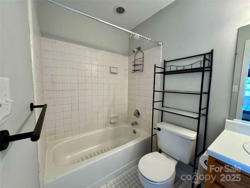 116 Grand Boulevard, Boone, NC 28607.  MLS# CAR4266797, YatesRealty ID 17735. Primary bathroom