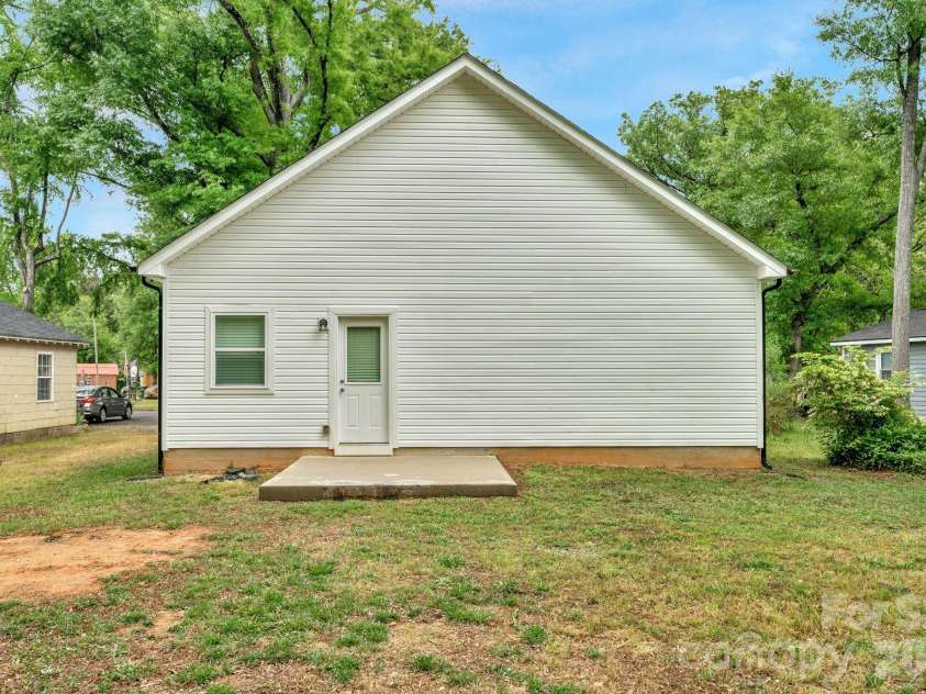 211 Baker Street, Rock Hill, SC 29730.  MLS# CAR4374605, YatesRealty ID 17735. 