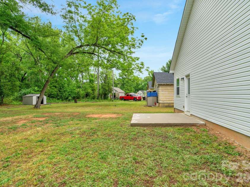 211 Baker Street, Rock Hill, SC 29730.  MLS# CAR4374605, YatesRealty ID 17735. 
