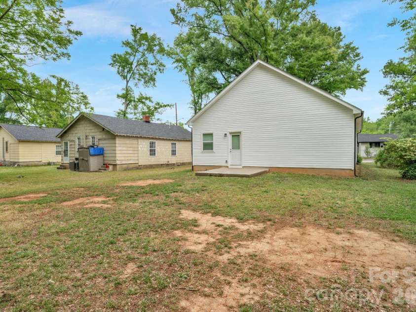 211 Baker Street, Rock Hill, SC 29730.  MLS# CAR4374605, YatesRealty ID 17735. 