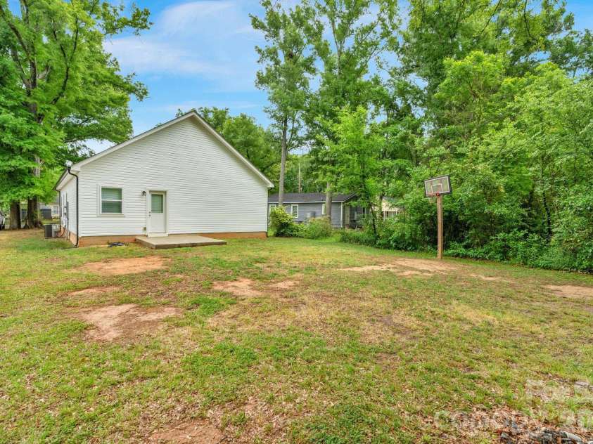 211 Baker Street, Rock Hill, SC 29730.  MLS# CAR4374605, YatesRealty ID 17735. 
