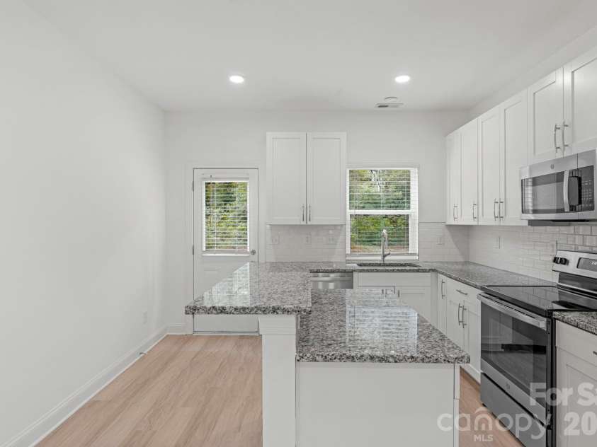 211 Baker Street, Rock Hill, SC 29730.  MLS# CAR4374605, YatesRealty ID 17735. Naturally Bright Kitchen