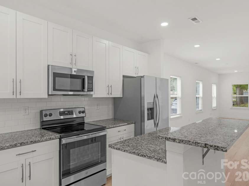211 Baker Street, Rock Hill, SC 29730.  MLS# CAR4374605, YatesRealty ID 17735. Updated Kitchen