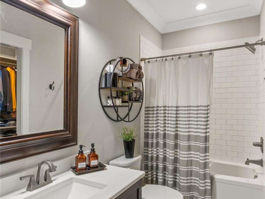 127 Tradition Lane, Mooresville, NC 28115.  MLS# CAR4165702, YatesRealty ID 17737. Bathroom 4 En Suite