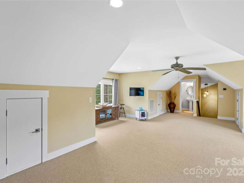 127 Tradition Lane, Mooresville, NC 28115.  MLS# CAR4165702, YatesRealty ID 17737. Expansive Bonus Room with Half Bath