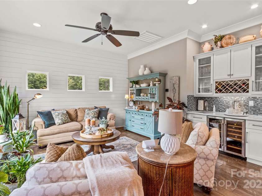 127 Tradition Lane, Mooresville, NC 28115.  MLS# CAR4165702, YatesRealty ID 17737. Keeping Room with Beverage Cooler, Wet Bar
