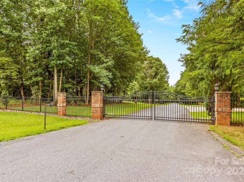 127 Tradition Lane, Mooresville, NC 28115.  MLS# CAR4165702, YatesRealty ID 17737. The Gated Entrance ensures Privacy