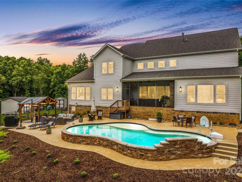 127 Tradition Lane, Mooresville, NC 28115.  MLS# CAR4165702, YatesRealty ID 17737. Your Private Oasis