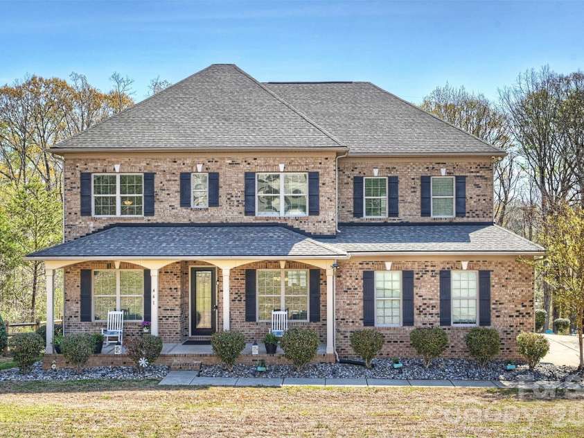461 Swift Creek Cove, Lake Wylie, SC 29710.  MLS# CAR4357380, YatesRealty ID 17738. 