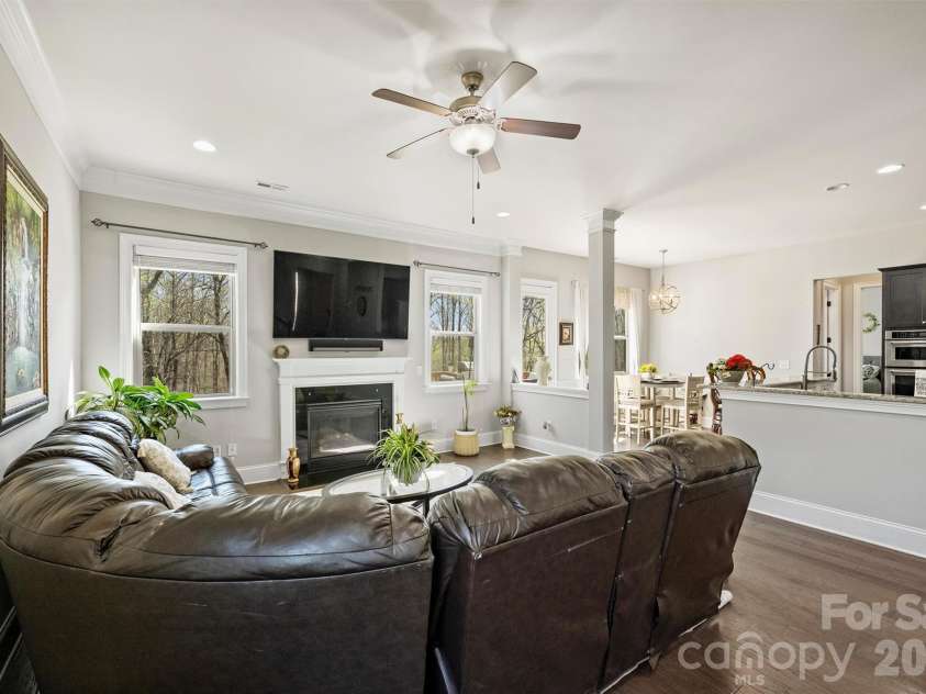 461 Swift Creek Cove, Lake Wylie, SC 29710.  MLS# CAR4357380, YatesRealty ID 17738. 