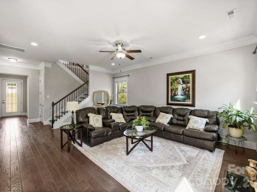 461 Swift Creek Cove, Lake Wylie, SC 29710.  MLS# CAR4357380, YatesRealty ID 17738. 