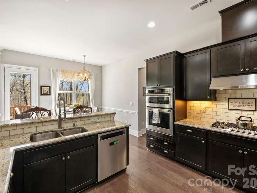 461 Swift Creek Cove, Lake Wylie, SC 29710.  MLS# CAR4357380, YatesRealty ID 17738. 