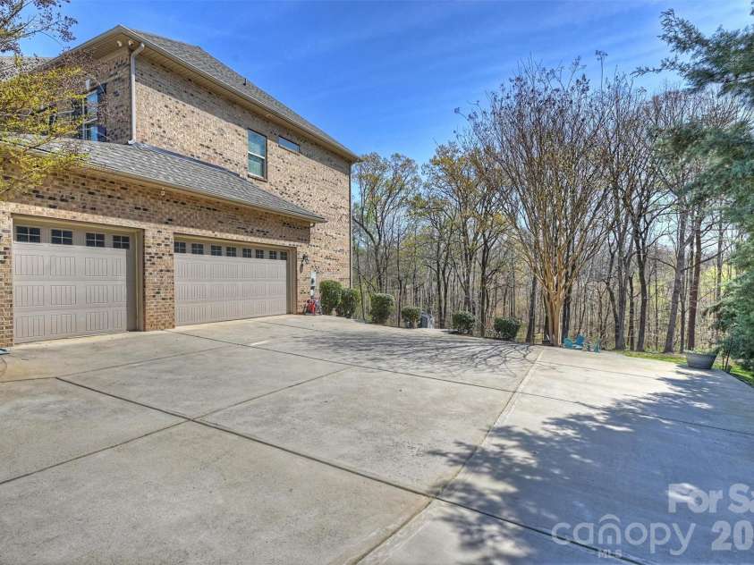 461 Swift Creek Cove, Lake Wylie, SC 29710.  MLS# CAR4357380, YatesRealty ID 17738. 
